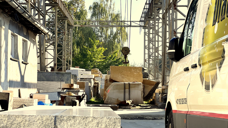 stone-pecky-diasegment